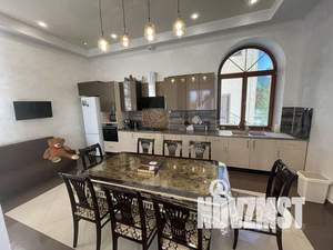 Дом 1100м², 3-этажный, посуточно,