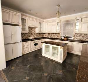 Дом 354м², 3-этажный, на длительный срок,