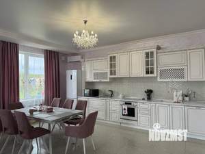 Дом 200м², 2-этажный, на длительный срок,