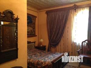 Дом 350м², 3-этажный, посуточно,