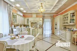 Дом 650м², 4-этажный, участок 20 сот.