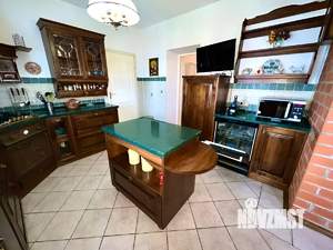 Дом 588м², 3-этажный, участок 30 сот.