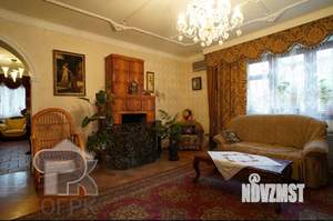 Дом 272м², 3-этажный, участок 8 сот.