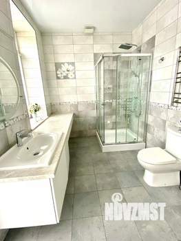 Таунхаус 180м², 3-этажный, участок 3 сот.