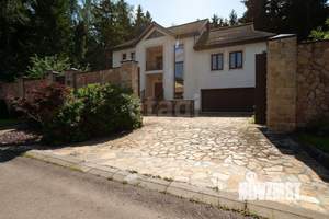 Дом 600м², 3-этажный, участок 20 сот.