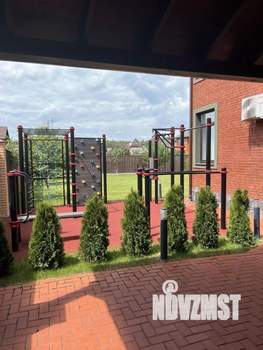 Коттедж 300м², 3-этажный, участок 10 сот.