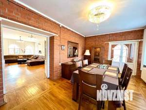 Дом 588м², 3-этажный, участок 30 сот.