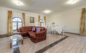 Дом 1978м², 2-этажный, участок 550 сот.