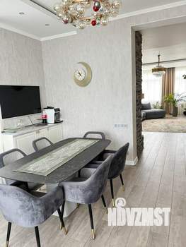 Дом 241м², 3-этажный, участок 10 сот.