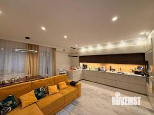 Таунхаус 212м², 3-этажный, участок 3 сот.