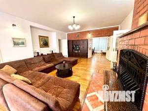 Дом 588м², 3-этажный, участок 30 сот.