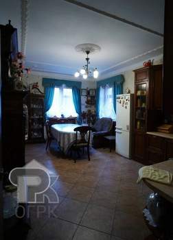 Дом 272м², 3-этажный, участок 8 сот.