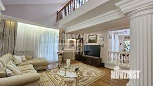 Дом 635м², 4-этажный, участок 16 сот.