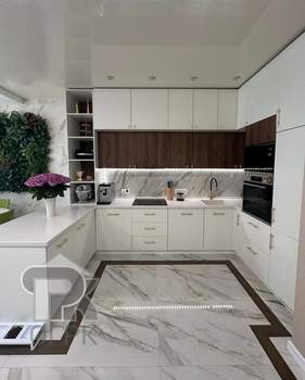 Дом 220м², 3-этажный, участок 2 сот.