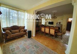 Дом 640м², 4-этажный, участок 50 сот.