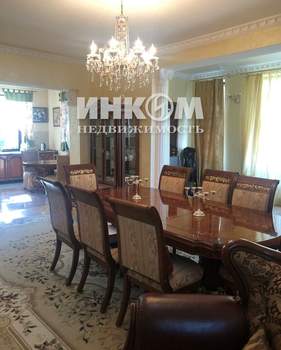 Дом 640м², 4-этажный, участок 50 сот.