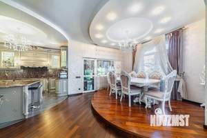 Дом 400м², 3-этажный, участок 12 сот.