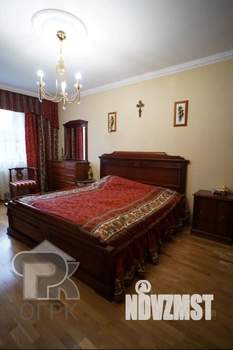 Дом 272м², 3-этажный, участок 8 сот.