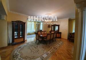 Дом 640м², 4-этажный, участок 50 сот.