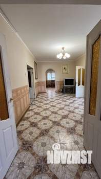 Дом 499м², 3-этажный, участок 12 сот.