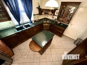 Дом 588м², 3-этажный, участок 30 сот.