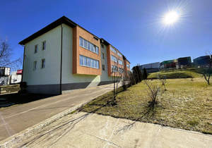 Дом 1700м², 4-этажный, участок 25 сот.
