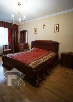 Дом 272м², 3-этажный, участок 8 сот.