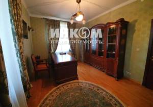 Дом 640м², 4-этажный, участок 50 сот.