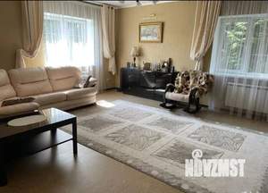 Дом 240м&sup2;, 3-этажный, на длительный срок, 