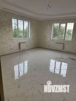 Коттедж 600м², 3-этажный, на длительный срок, 