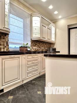 Дом 392м², 3-этажный, на длительный срок, 