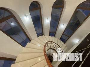 Дом 1100м², 3-этажный, посуточно, 