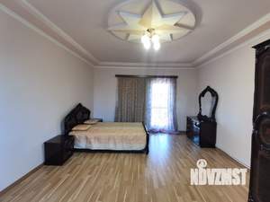 Дом 250м², 2-этажный, на длительный срок, 