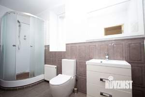 Дом 200м², 2-этажный, на длительный срок, 