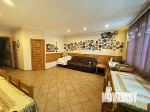 Дом 300м&sup2;, 3-этажный, посуточно, 