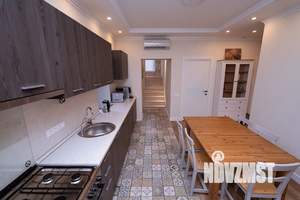 Дом 200м², 2-этажный, посуточно, 