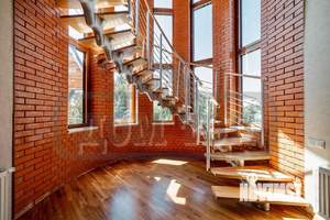 Дом 600м², 2-этажный, посуточно, 