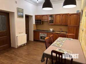 Дом 250м², 2-этажный, на длительный срок, 