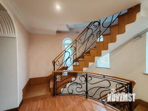 Дом 700м², 3-этажный, на длительный срок, 