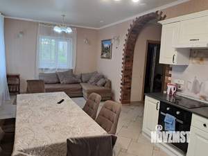 Коттедж 210м², 3-этажный, на длительный срок, 