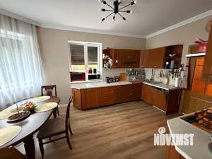 Дом 200м², 2-этажный, на длительный срок, 