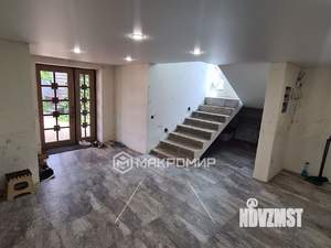 Коттедж 230м², 3-этажный, на длительный срок, 