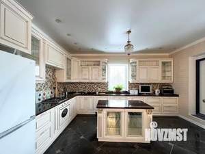 Дом 392м², 3-этажный, на длительный срок, 