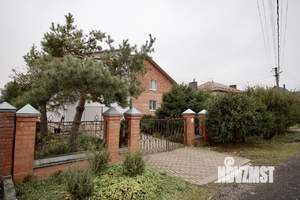 Дом 290м², 2-этажный, участок 27 сот.  