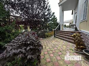 Коттедж 433м², 3-этажный, участок 9 сот.  