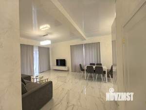 Дом 97м&sup2;, 2-этажный, участок 6 сот.  