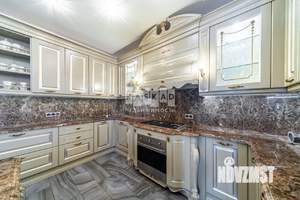 Дом 400м², 3-этажный, участок 12 сот.  
