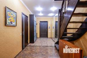 Коттедж 220м², 2-этажный, участок 20 сот.  