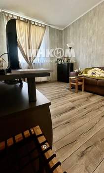 Дом 240м², 3-этажный, участок 10 сот.  
