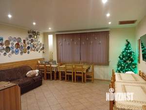 Коттедж 300м², 2-этажный, участок 8 сот.  